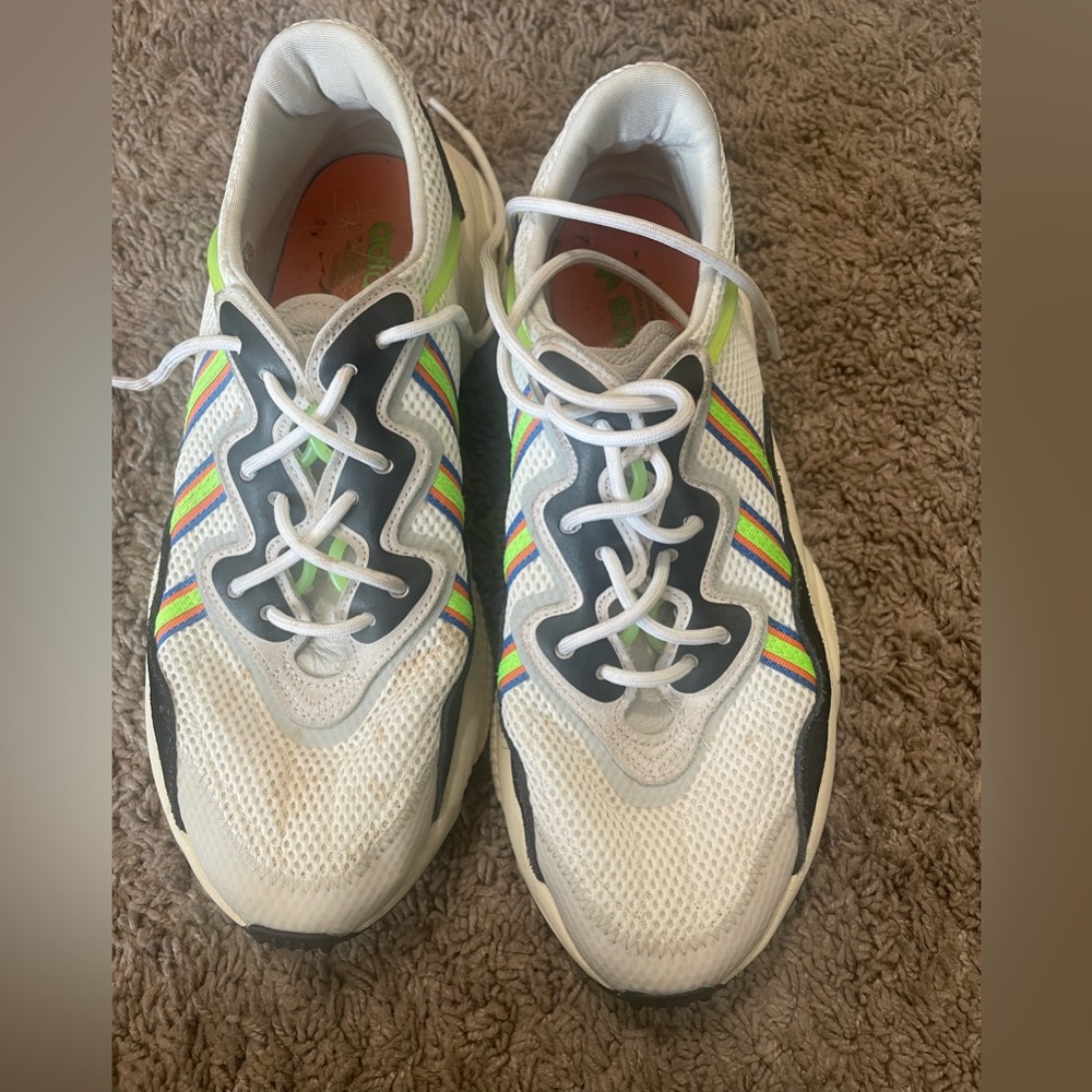 Adidas OZWEEGO
